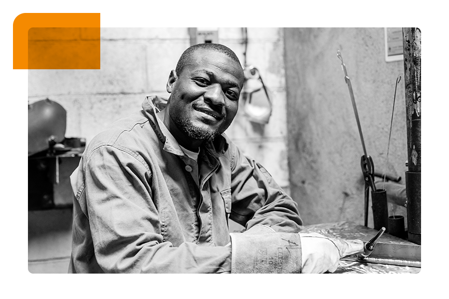 Entreprise_insertion1 Ouvrier souriant